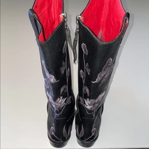 Beverly Feldman Floral Embroidered Black Boots - Picture 4 of 11